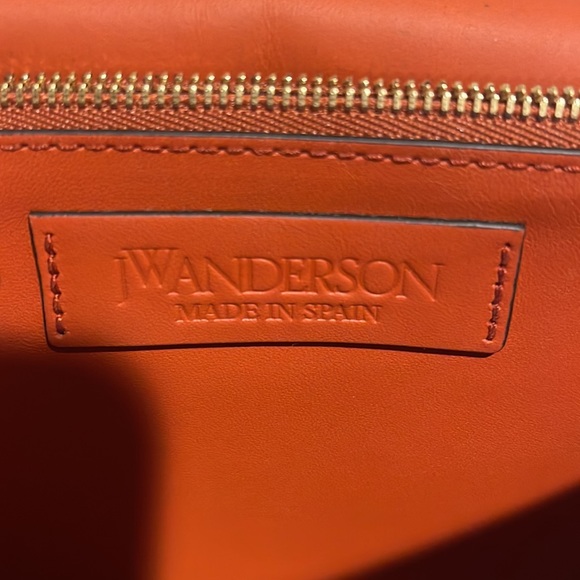 JW Anderson Anchor Logo Leather Box Crossbody Bag - Picture 9 of 17